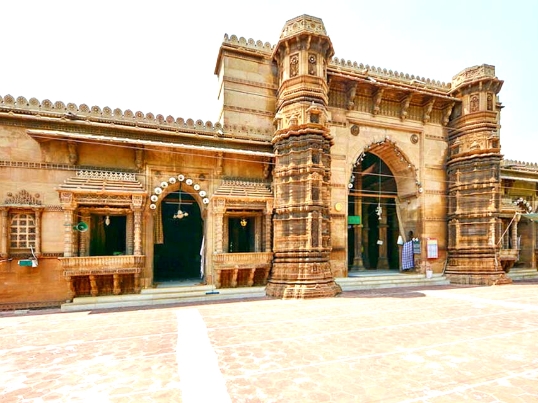 rani roopmati mosque gandhinagar